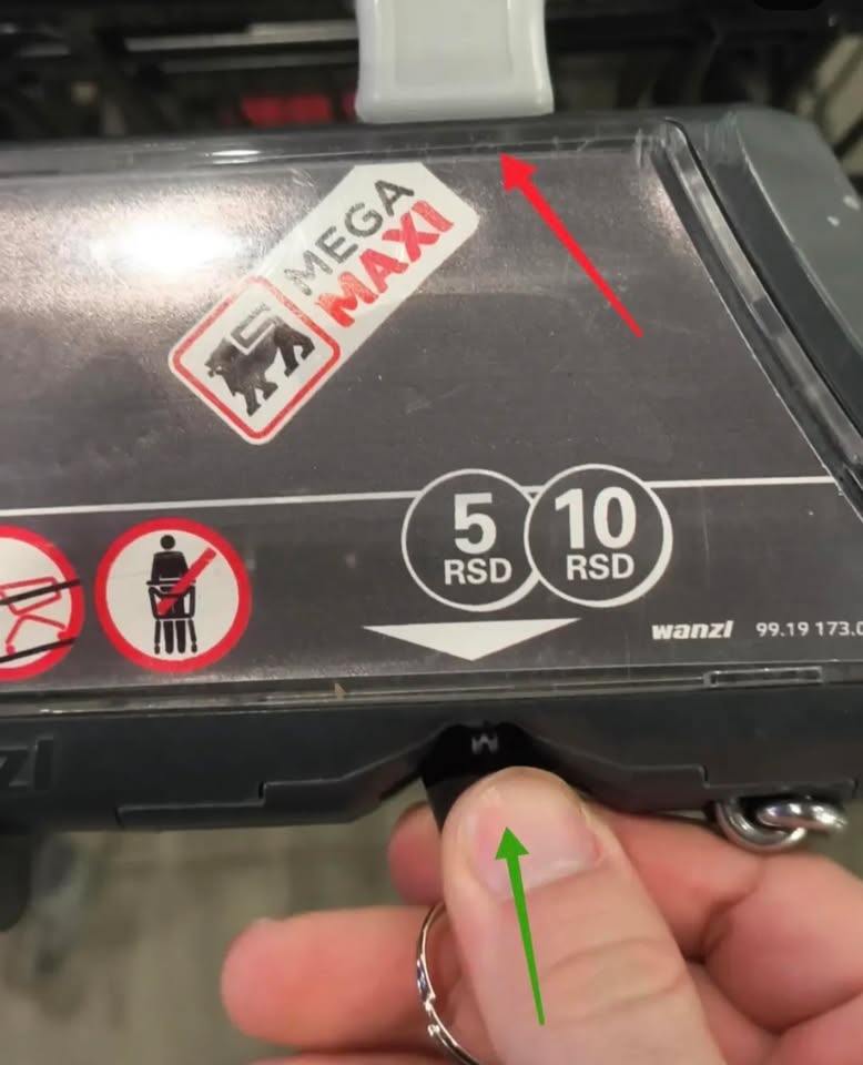 Ubacivanje 3D štampanog žetona u bravicu market kolica